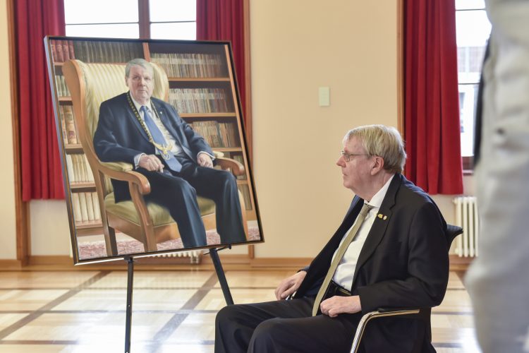 Präsidentenporträt von Professor Dr. Jörg Hacker enthüllt